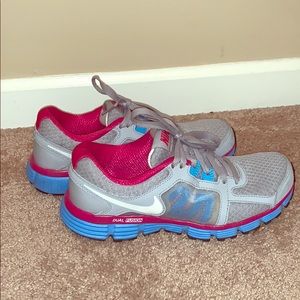 Nike dual fusion tennis shoes